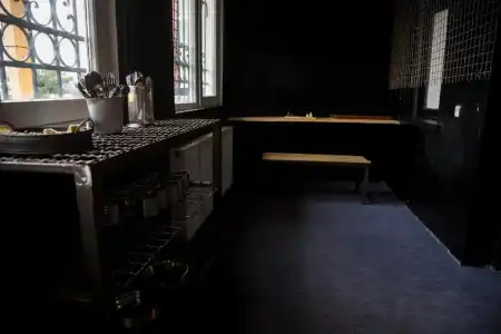 Alcatraz Jail-Hostel - 0
