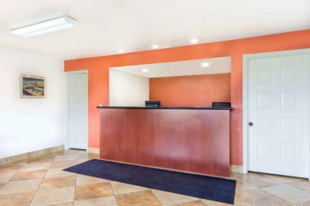 Superior Suites Phoenix Mesa - 1