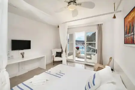 Port Alacati - 37