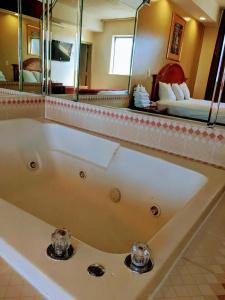 Jets Motor Inn - 9