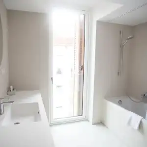Caroline - 30