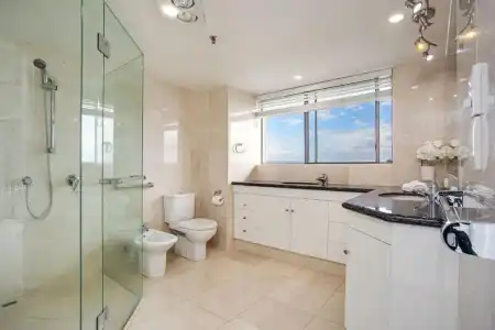 Gemini Court Holiday Apartments - 373