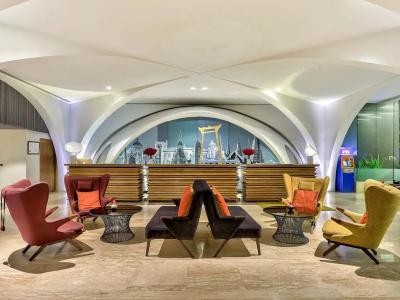 DoubleTree by Hilton Bangkok Ploenchit - 1