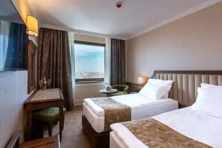 Astoria Grand - 12