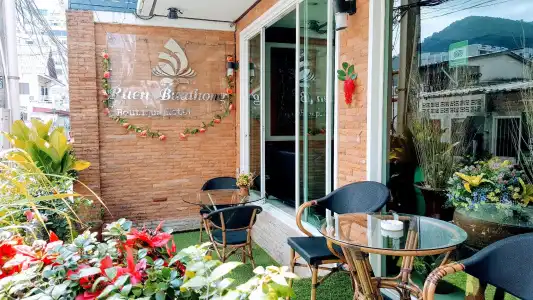 Ruen Buathong Boutique - 17