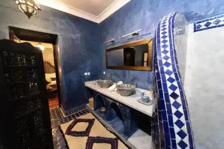 Riad Mur Akush - 1