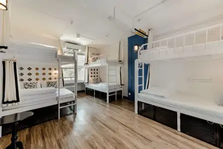 The Quarter Bangkok Poshtel & Coworking - Hostel - 1
