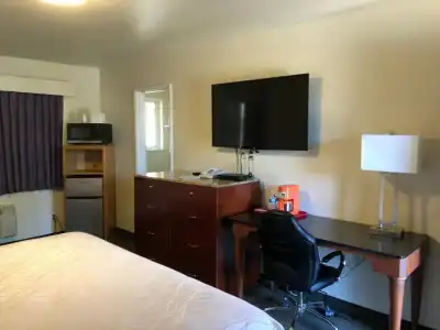 Monticello Motel - 13