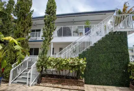 Beachside All Suites - 23