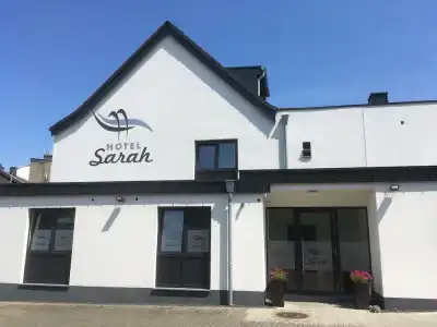 Sarah - 0