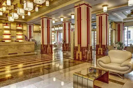 Majestic Plaza - 1