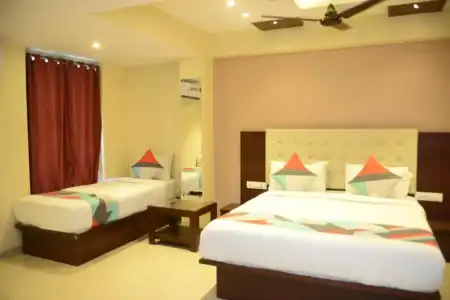 OYO 71452 Malad Grand - 11