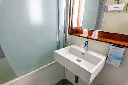 Hôtel Campanile Toulouse Nord - Sesquières - 30