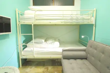 Seawall Hostel - 43