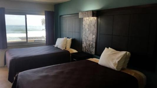 Driftwood Beach Motel - 160