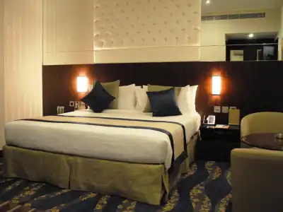 Raviz Center Point - 6