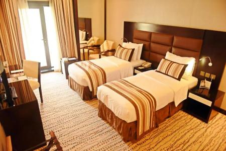 Golden Tulip - 62