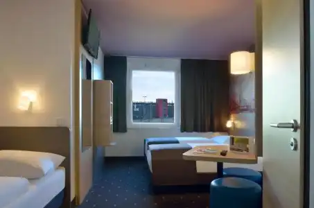 B&B Düsseldorf-Airport - 26
