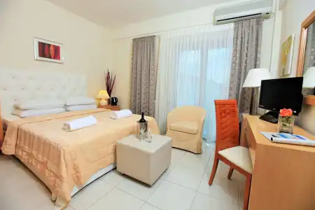 Akrogiali Exclusive - Adults Only - 5