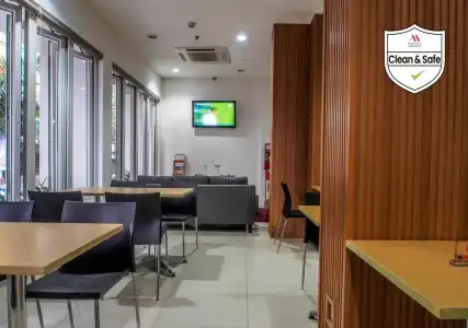 M Jakarta - 18