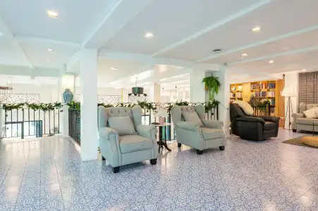 White Ivory Bed & Breakfast - 1