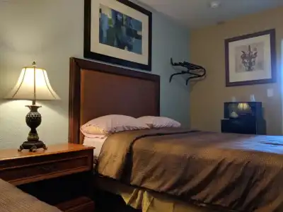 San Marina Motel - 6