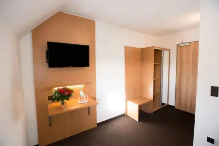 Garner Stuttgart - Zuffenhausen by IHG - 11