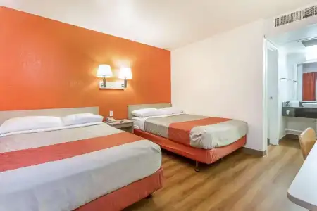 Motel 6 Phoenix North - Bell Road - 33