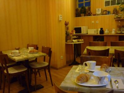 Hôtel des Rosiers - 13