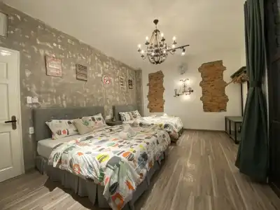 Lucas Inn - 53