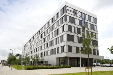 Premier Inn Glasgow Pacific Quay - 13