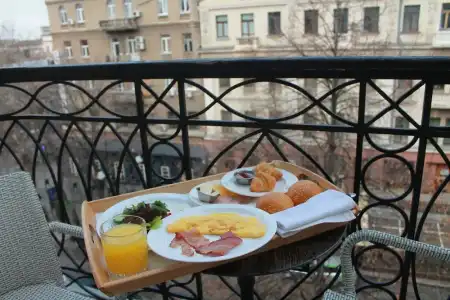 Frapolli on Deribasivska Street - 35