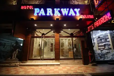 Parkway Deluxe - 14