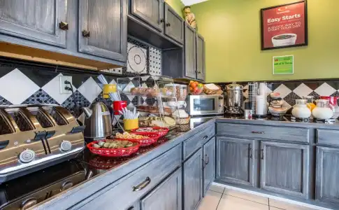 Budgetel Inn & Suites - 8