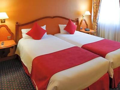 Hôtel Mercure - 64