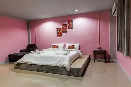 The Guest - Hostel - 5