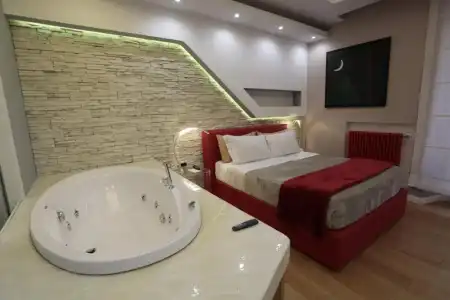 Luxury on the River - 93