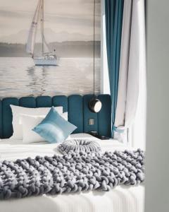 Aurel Coast - 60