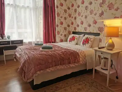 Adams Guest House - 5