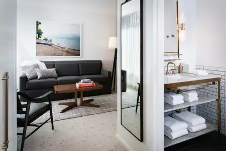 Halcyon, a in Cherry Creek, Denver - 43