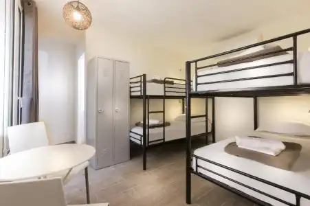 Enjoy Hostel - 39