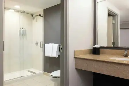 Courtyard by Marriott Boston-South Boston - 41