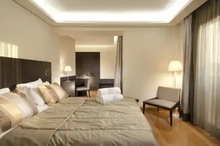 O&B Athens Boutique - 194