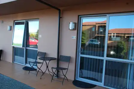 166 Majestic Court Motel - 6