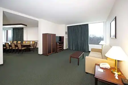 Hampton Inn by Hilton Ottawa - 76