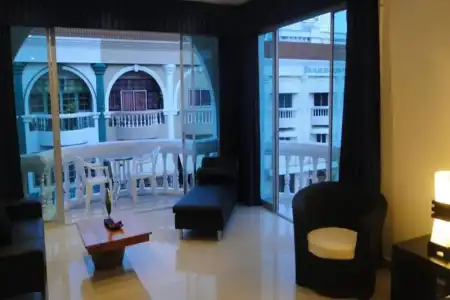 East Suites - 162