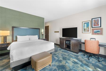 Hampton Inn & Suites Bend - 75