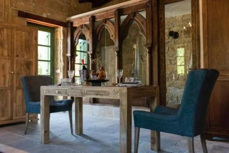 Oinou Strata - Adults Only - 31