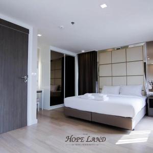 Hope Land Sukhumvit 8 - 26