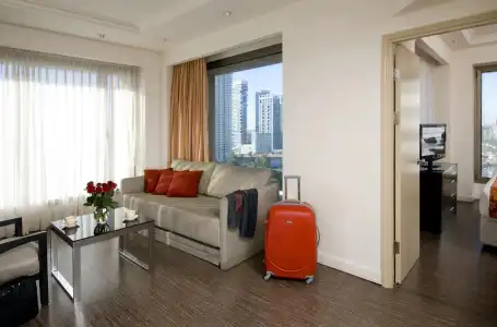 Leonardo Plaza City Tower - 2